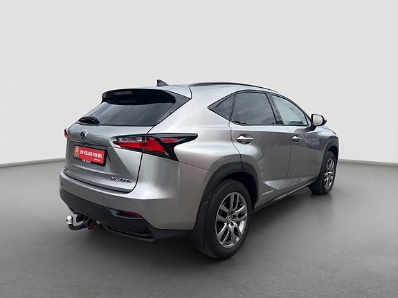 Lexus NX300h 5 of 26