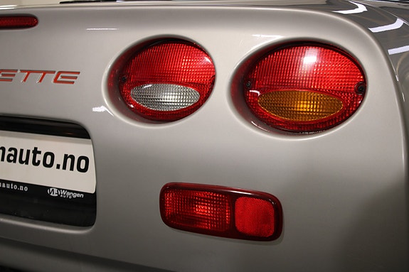 Chevrolet Corvette 16 of 30