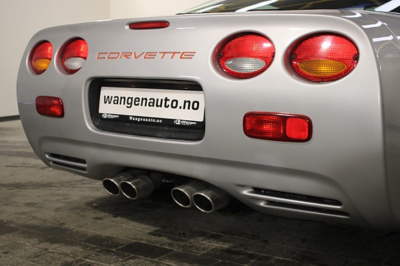 Chevrolet Corvette 15 of 30