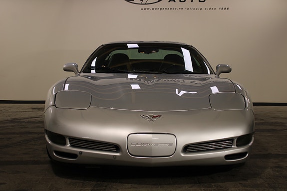 Chevrolet Corvette 4 of 30