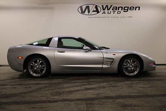 Chevrolet Corvette 10 of 30