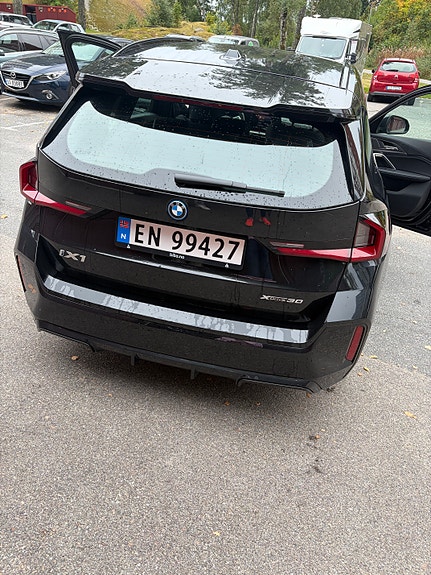 BMW iX1 5 of 6