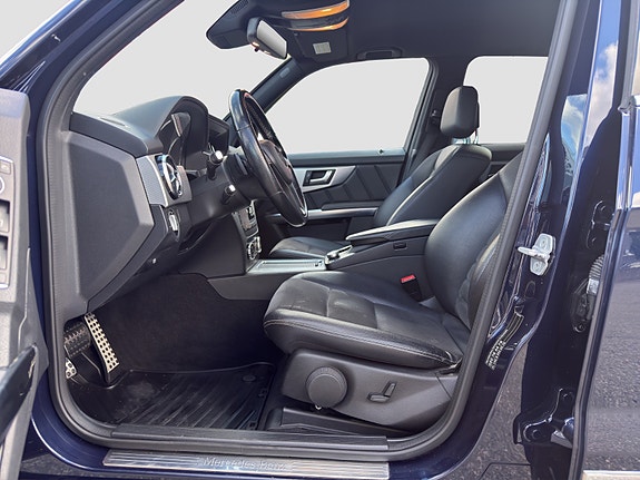 Mercedes-Benz GLK220 11 of 25