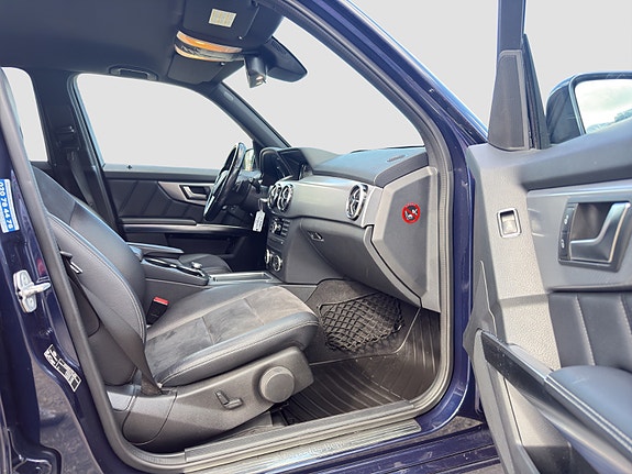 Mercedes-Benz GLK220 21 of 25