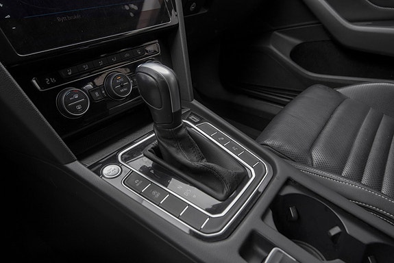 Volkswagen Passat Alltrack 18 of 30