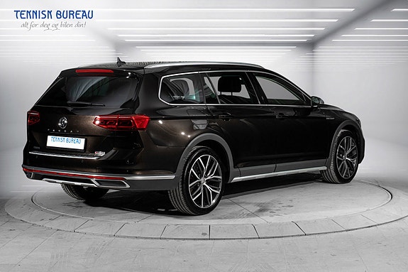 Volkswagen Passat Alltrack 10 of 30
