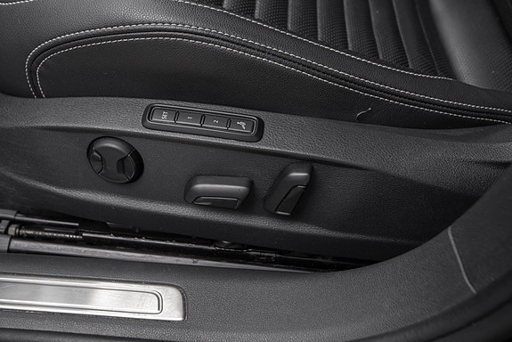 Volkswagen Passat Alltrack 15 of 30