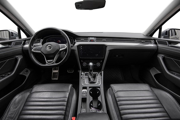 Volkswagen Passat Alltrack 14 of 30