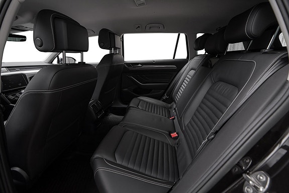 Volkswagen Passat Alltrack 25 of 30