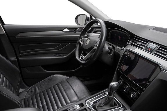 Volkswagen Passat Alltrack 29 of 30