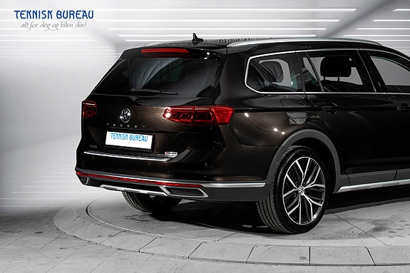 Volkswagen Passat Alltrack 9 of 30