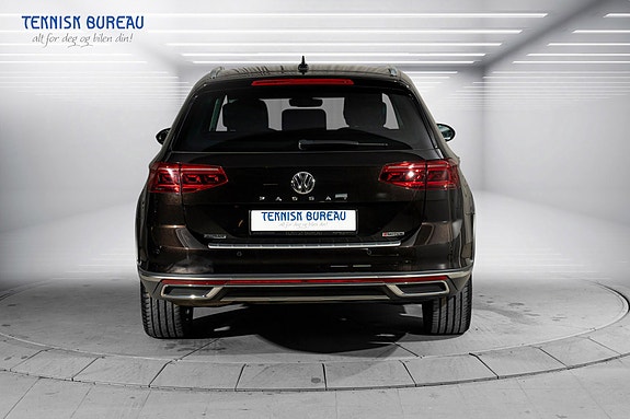 Volkswagen Passat Alltrack 8 of 30