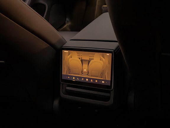 Tesla Model 3 21 of 26