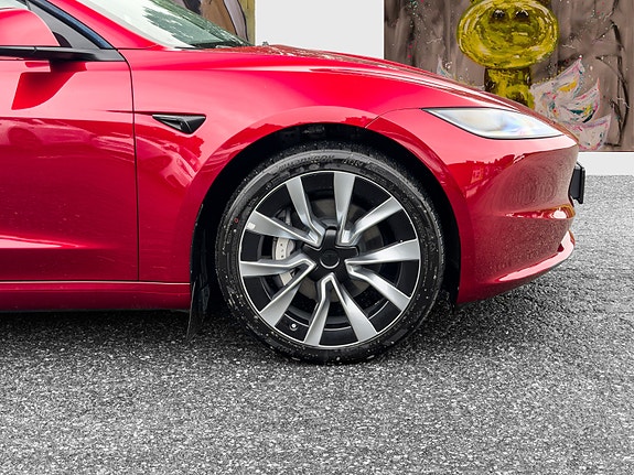 Tesla Model 3 4 of 26