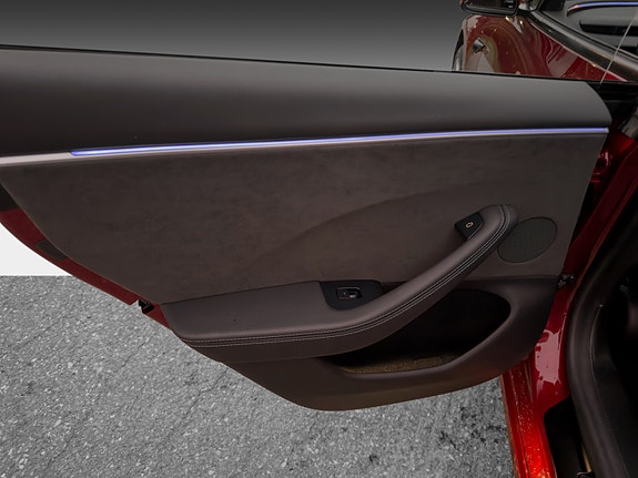 Tesla Model 3 17 of 26