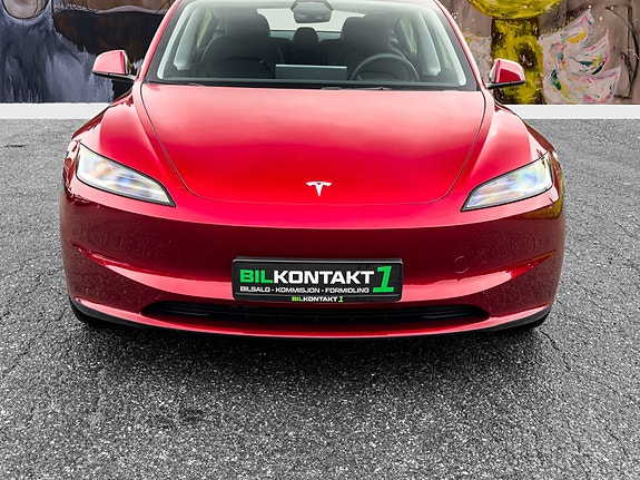 Tesla Model 3 2 of 26