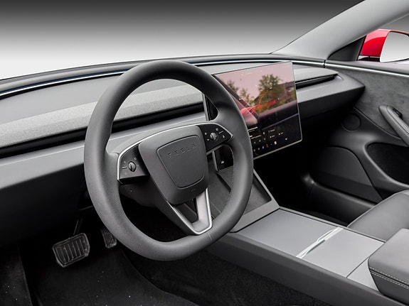Tesla Model 3 11 of 26