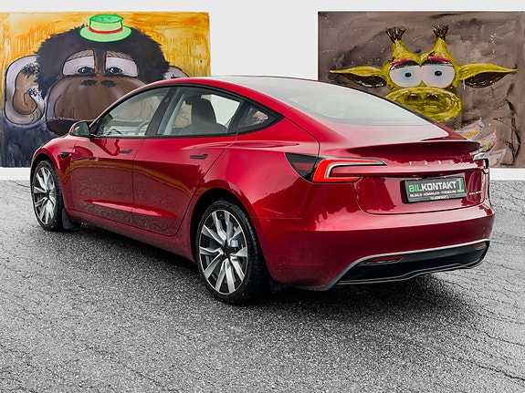 Tesla Model 3 7 of 26