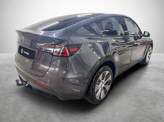 Tesla Model Y 5 of 27