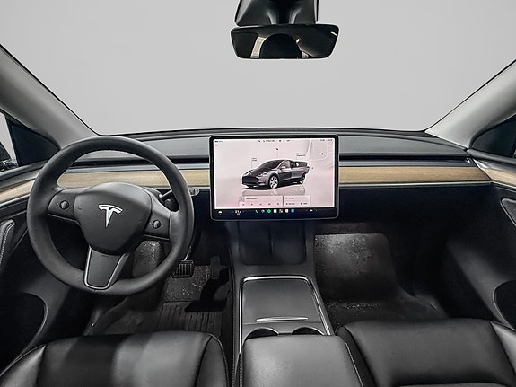 Tesla Model Y 11 of 27