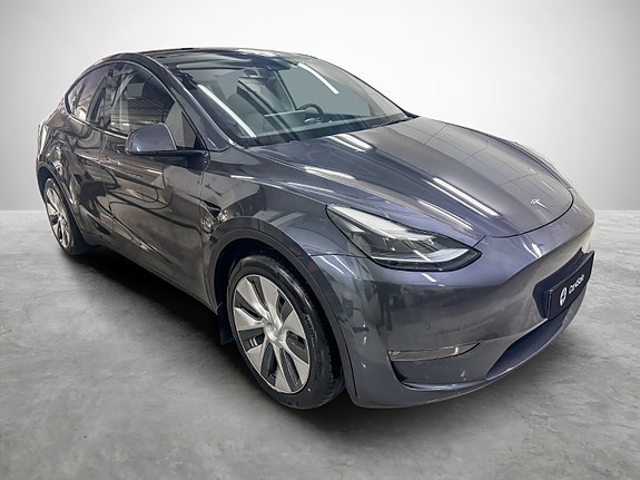 Tesla Model Y 7 of 27