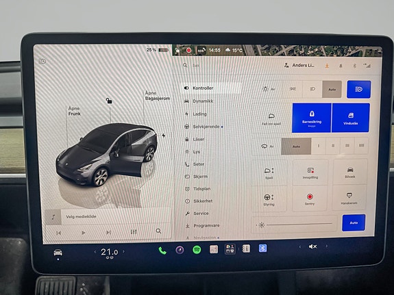 Tesla Model Y 15 of 27