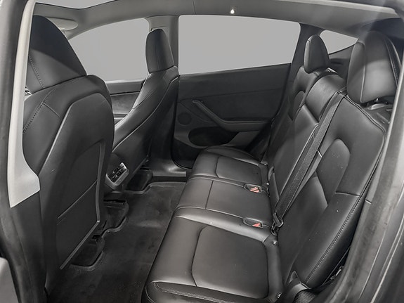 Tesla Model Y 21 of 27