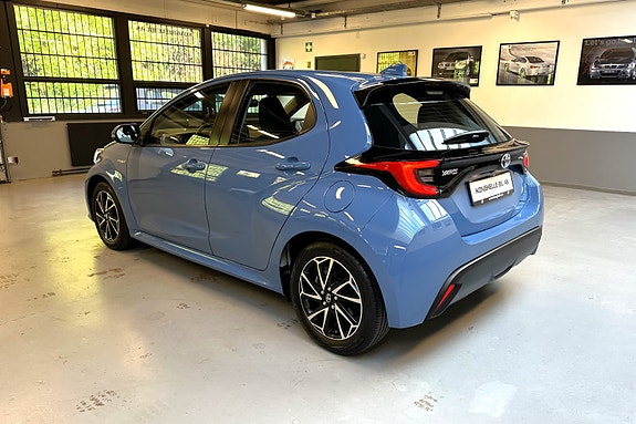 Toyota Yaris 3 of 29