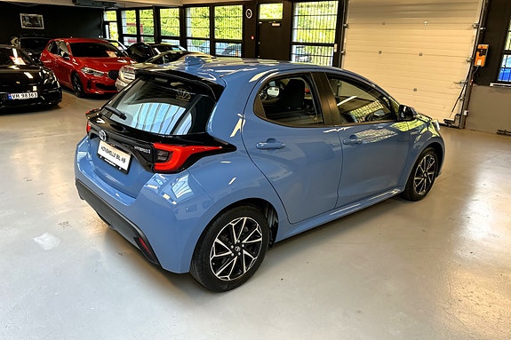 Toyota Yaris 5 of 29
