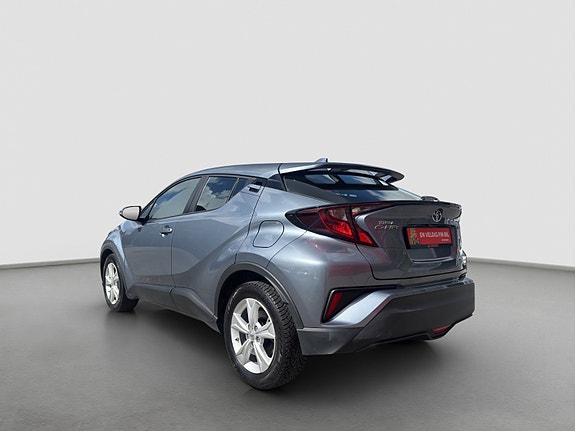 Toyota C-HR 3 of 24