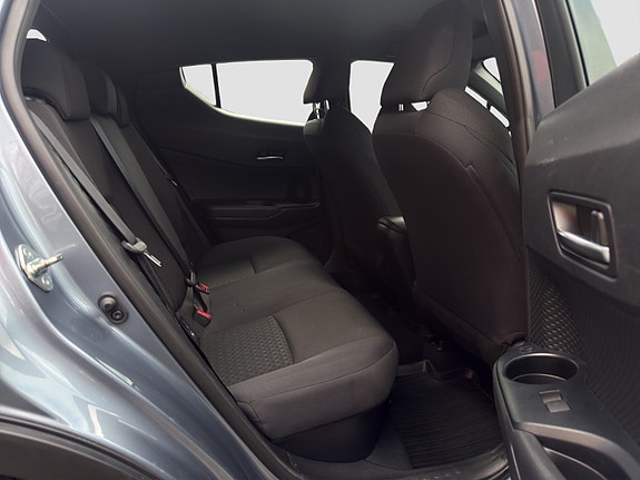 Toyota C-HR 23 of 24