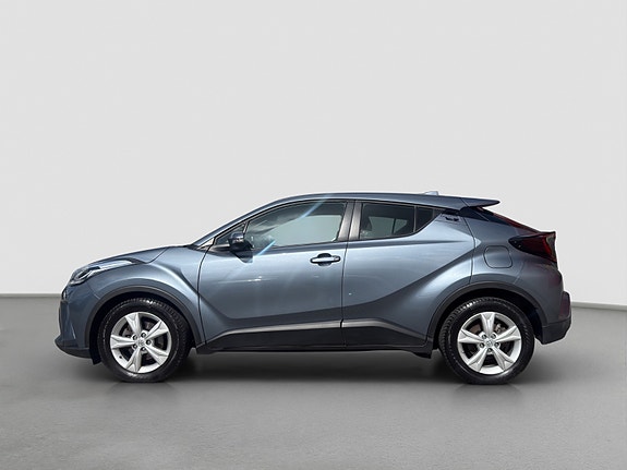 Toyota C-HR 2 of 24