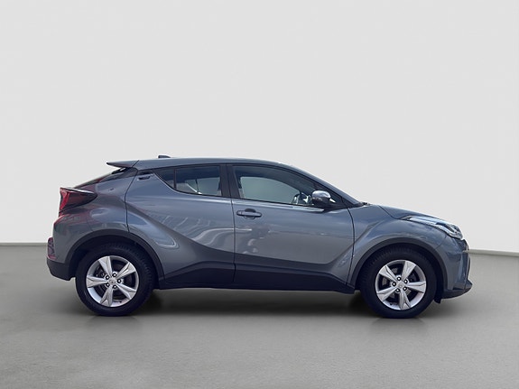 Toyota C-HR 7 of 24