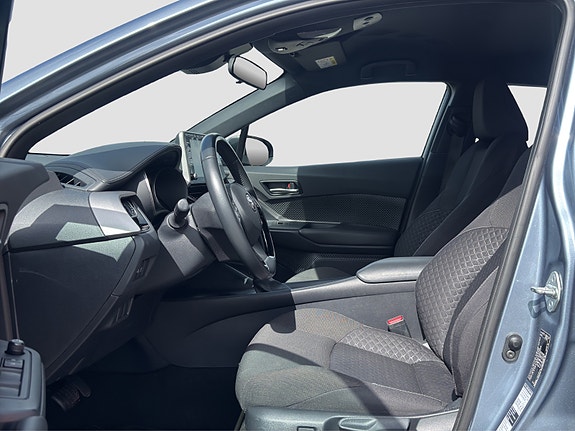 Toyota C-HR 11 of 24