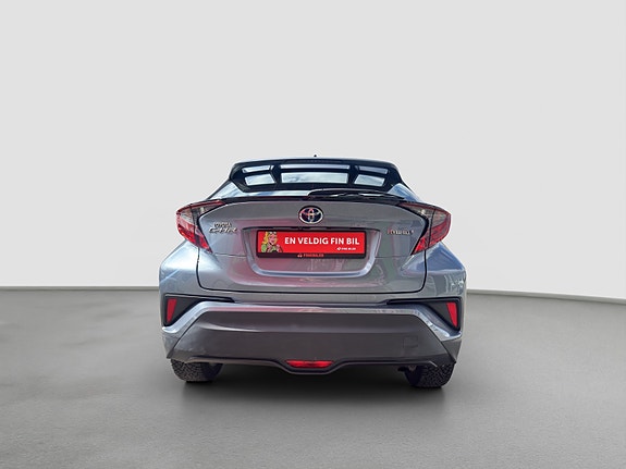 Toyota C-HR 4 of 24