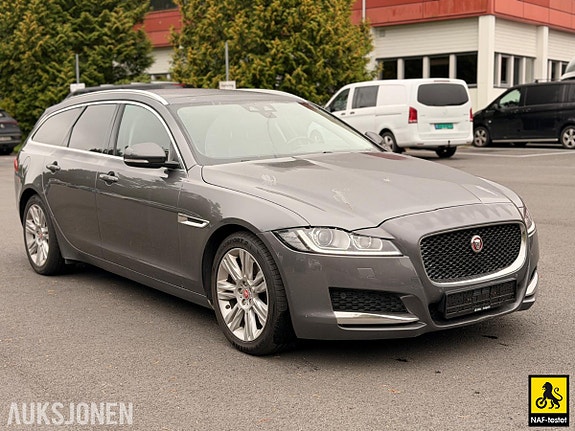 Jaguar XF 3 of 30