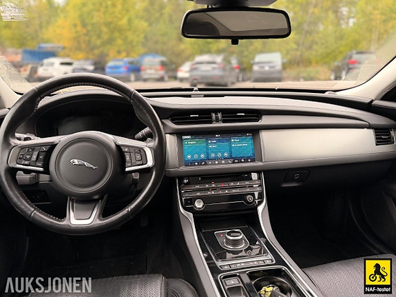 Jaguar XF 14 of 30