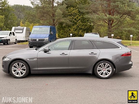 Jaguar XF 8 of 30