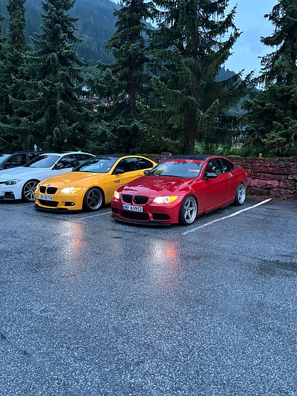 BMW 330d 3 of 6
