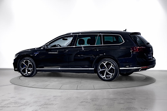 Volkswagen Passat 9 of 30
