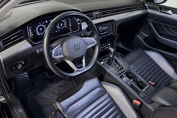 Volkswagen Passat 12 of 30