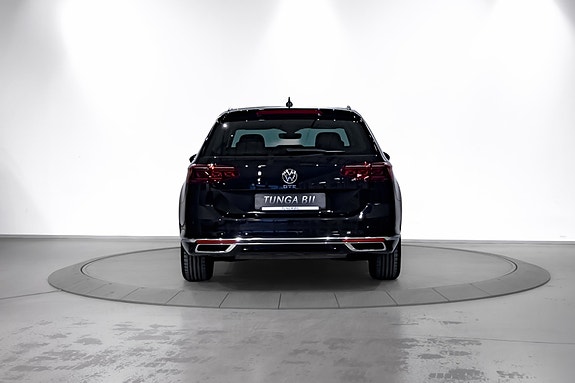 Volkswagen Passat 7 of 30