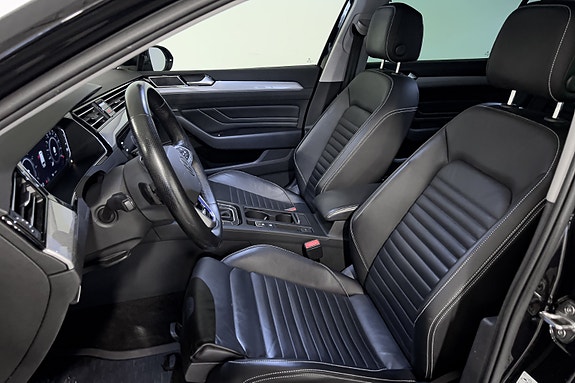 Volkswagen Passat 11 of 30