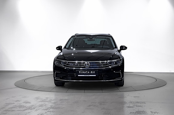 Volkswagen Passat 3 of 30