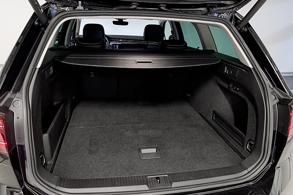 Volkswagen Passat 29 of 30