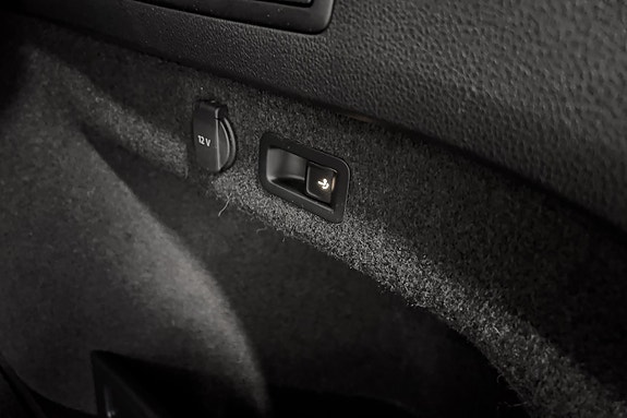Volkswagen Passat 30 of 30