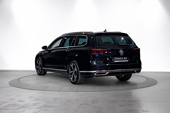 Volkswagen Passat 8 of 30