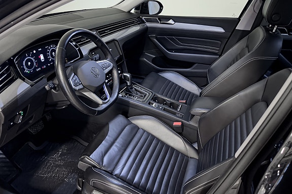 Volkswagen Passat 10 of 30