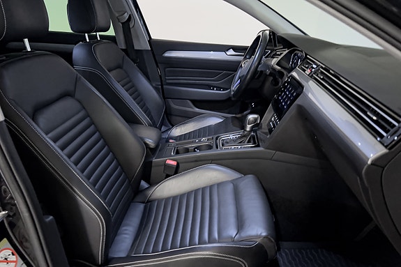 Volkswagen Passat 16 of 30