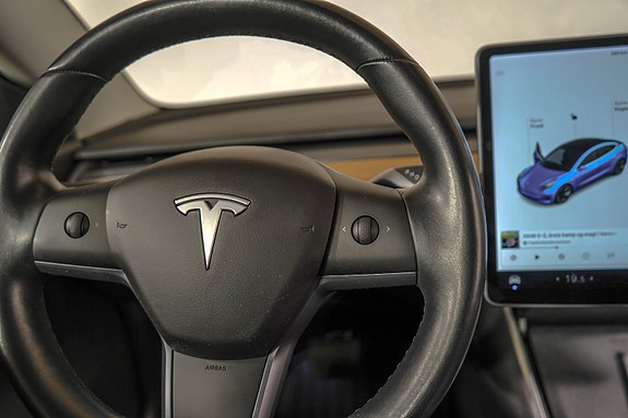 Tesla Model 3 15 of 20